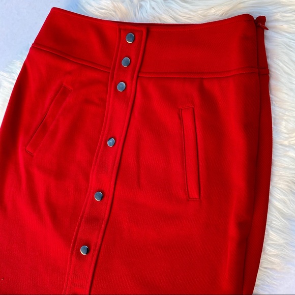 Dana Buchman red pencil skirt w/faux buttons - Picture 2 of 4
